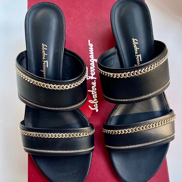 Salvatore Ferragamo Belluno Black  Leather Sandals Flats Shoes with Gold Chain - Picture 1 of 10